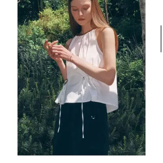 [BUNJANG] Atid Halterneck Shirring Blouse / 아티드 홀터넥 셔링 블라우스