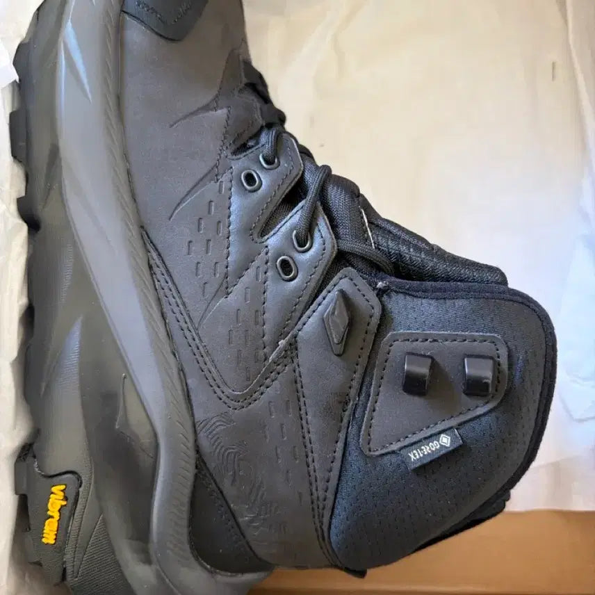[BUNJANG] Hoka Kaha 2 GTX Trekking Shoes / 호카 카하 2 GTX BBLC 트레킹화/ 1123155/BBLC