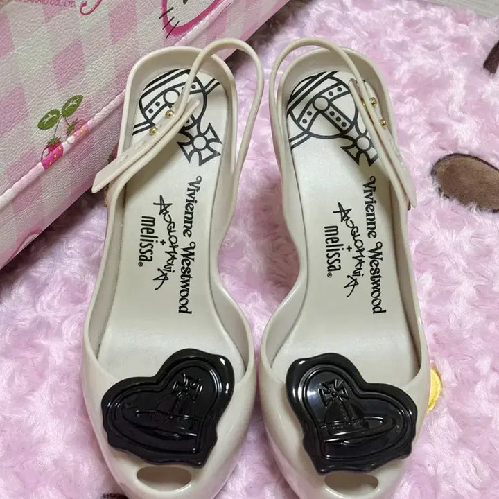 [BUNJANG] Vivienne Westwood Melissa Collaboration Heart Detail Heels / 빈티지 비비안웨스트우드 멜리사 구두 힐 하트 신발 슈즈