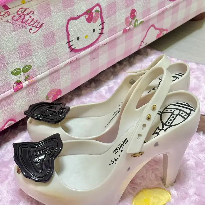 [BUNJANG] Vivienne Westwood Melissa Collaboration Heart Detail Heels / 빈티지 비비안웨스트우드 멜리사 구두 힐 하트 신발 슈즈