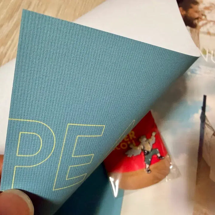 [BUNJANG] The Peanut Butter Falcon Goods Package Badge + Poster Set / <피넛 버터 팔콘> 굿즈패키지 뱃지+포스터 세트
