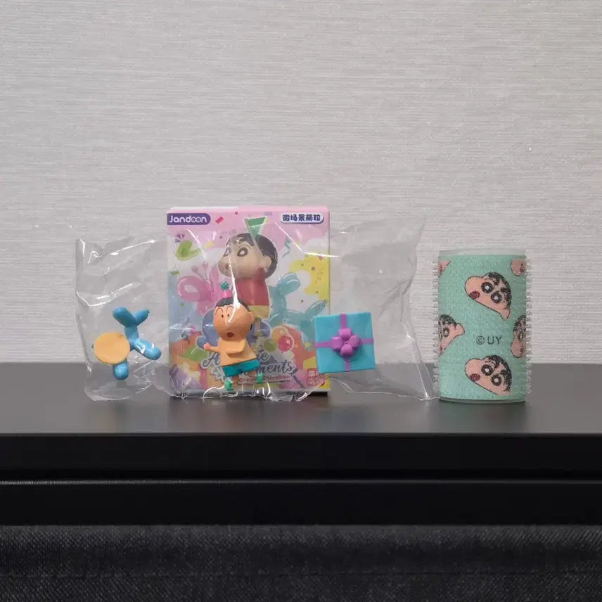 [BUNJANG] UY Awesome Moment Shin-chan Figure (Mint Condition) / [UY/미개봉] 4.5cm 짱구 피규어 어썸 모먼트 맹구