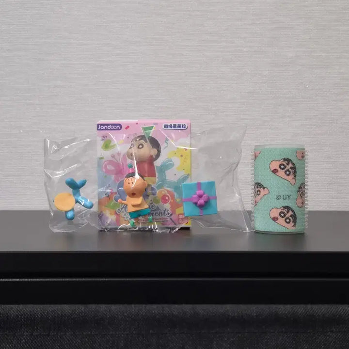 [BUNJANG] UY Awesome Moment Shin-chan Figure (Mint Condition) / [UY/미개봉] 4.5cm 짱구 피규어 어썸 모먼트 맹구
