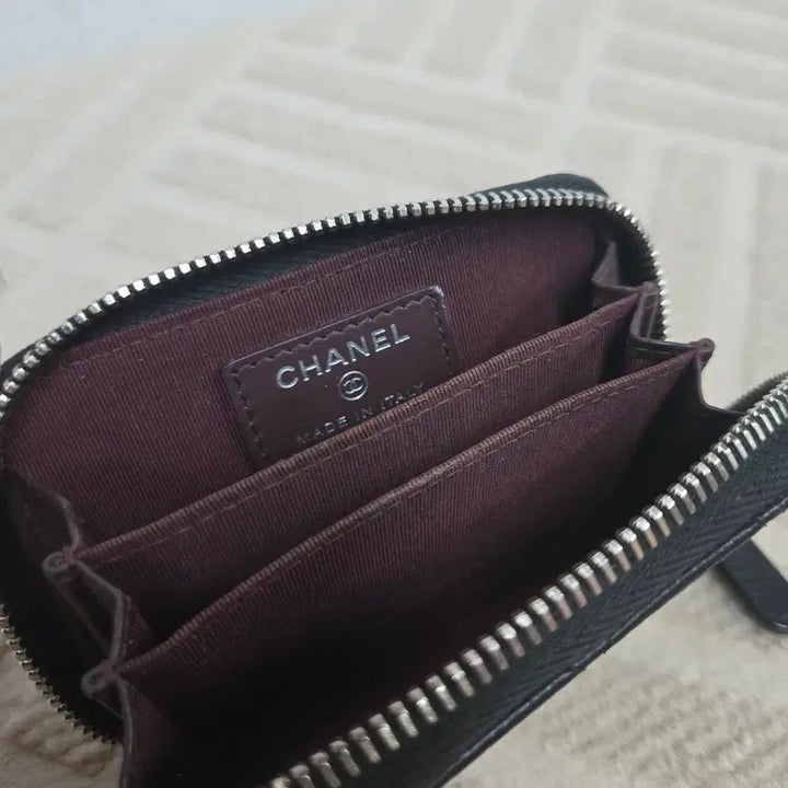 [BUNJANG] Chanel Caviar Zipped Card Holder Silver Hardware / [번개케어환영] 샤넬 캐비어 지퍼돌이 카드지갑 은장
