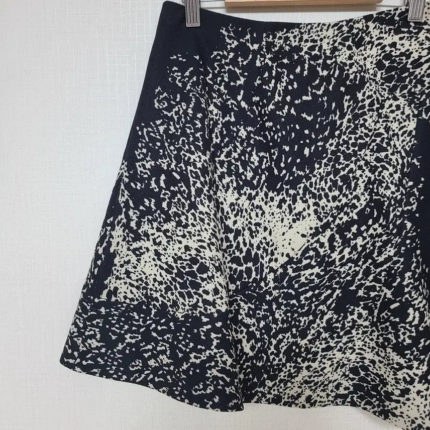 [BUNJANG] Mine by Handsome Asymmetric Hem Mini Skirt Black Size 55 / 한섬 마인 사선언발 미니스커트 55 블랙