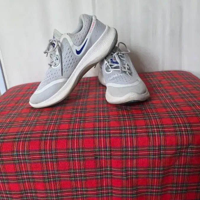 [BUNJANG] Nike Joyride Dual Run Sneakers (CD4365-011) Size 250 / 나이키조이라이드듀얼런운동화(250)