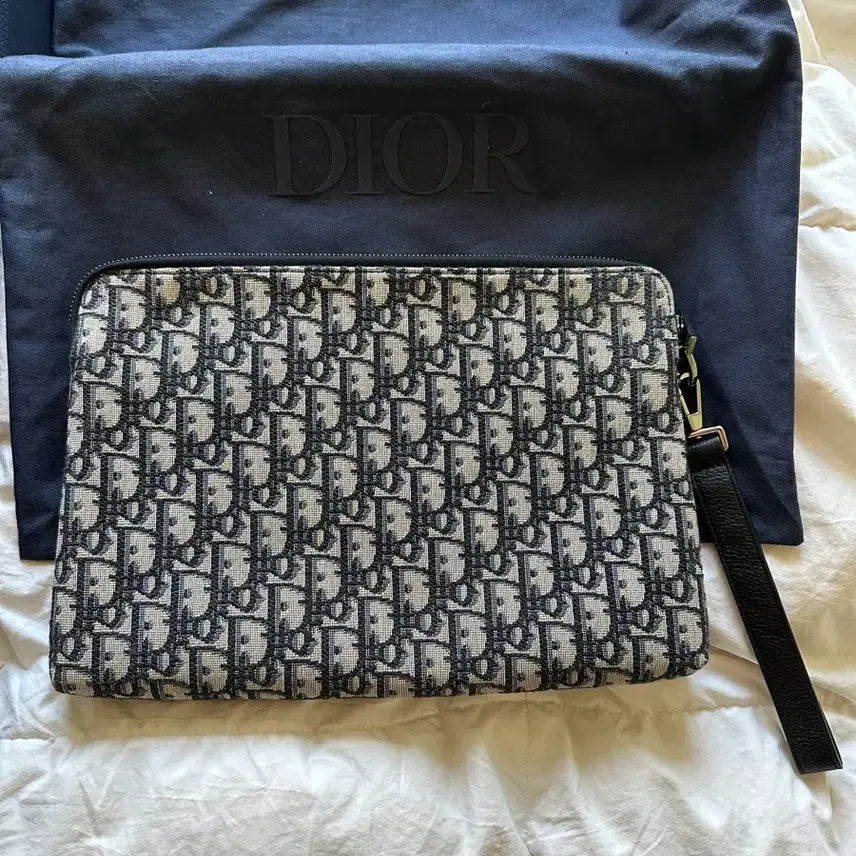 [BUNJANG] Dior Oblique A4 iPad Clutch Beige Black / 디올 오블리크 A4 아이패드 클러치 베이지 블랙