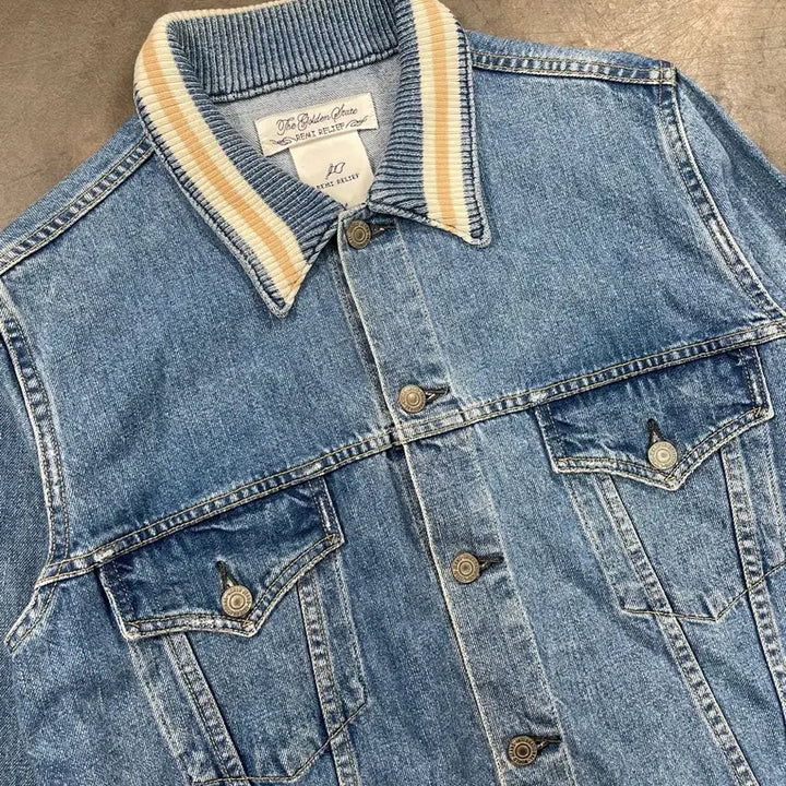 [BUNJANG] Remi Relief Denim Trucker Jacket / 레미 릴리프 데님 트러커 자켓