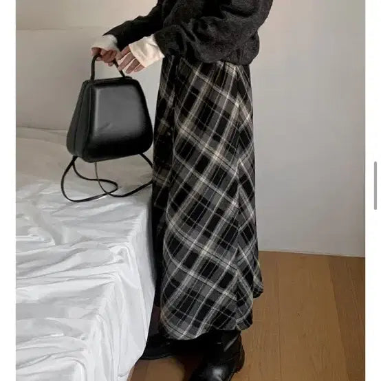 [BUNJANG] ALITTLEBIT Check Long Skirt Black / 어리틀빗 체크 롱스커트 새상품