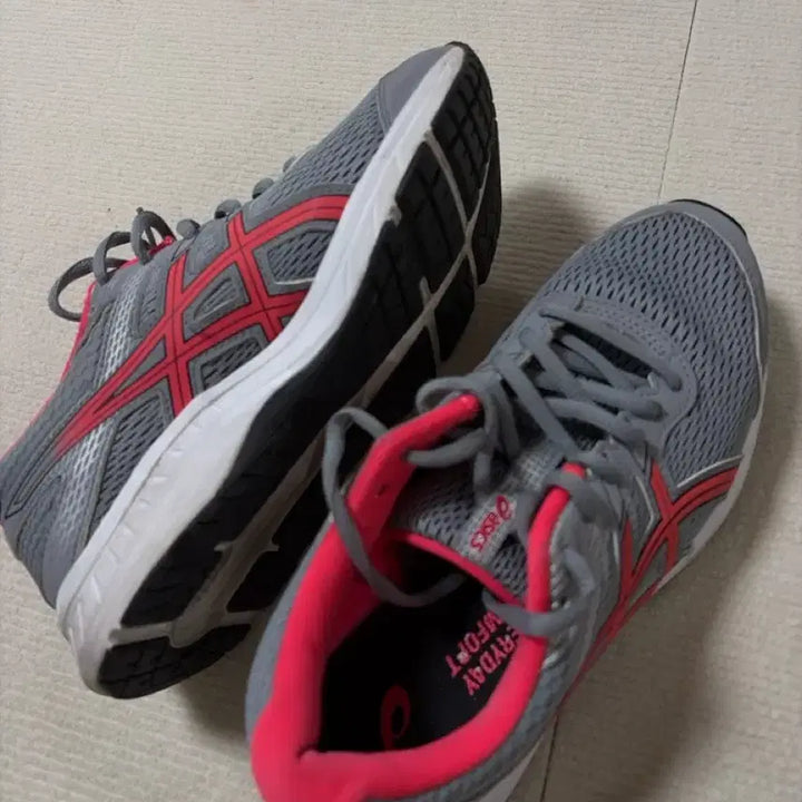 [BUNJANG] Asics Gel Contend 6 Running Shoes (245mm) / 아식스 젤 컨텐드6 245