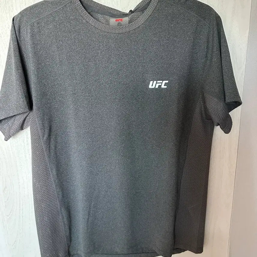 [BUNJANG] UFC Performance Short Sleeve T-Shirt Grey / UFC 기능성 반팔 티셔츠 그레이 (새상품)