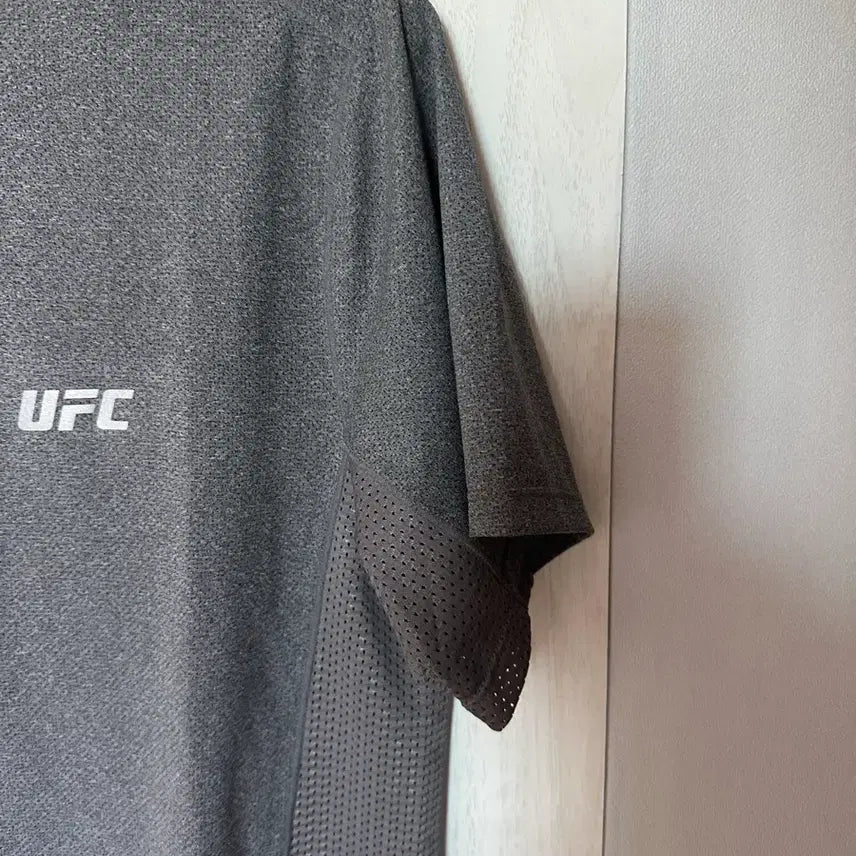 [BUNJANG] UFC Performance Short Sleeve T-Shirt Grey / UFC 기능성 반팔 티셔츠 그레이 (새상품)