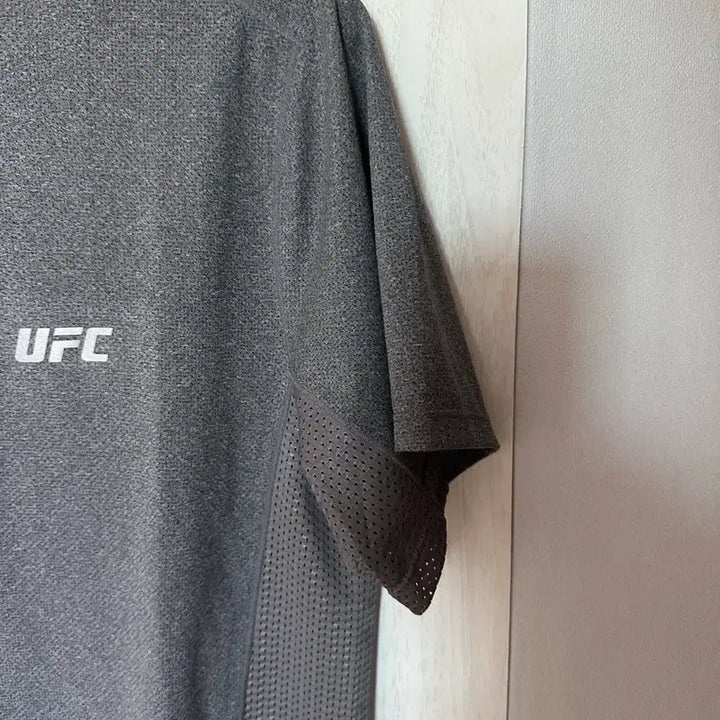 [BUNJANG] UFC Performance Short Sleeve T-Shirt Grey / UFC 기능성 반팔 티셔츠 그레이 (새상품)