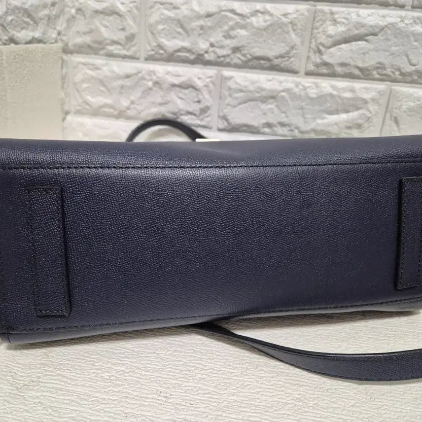 [BUNJANG] Couronne Leather Shoulder Bag / COURONNE