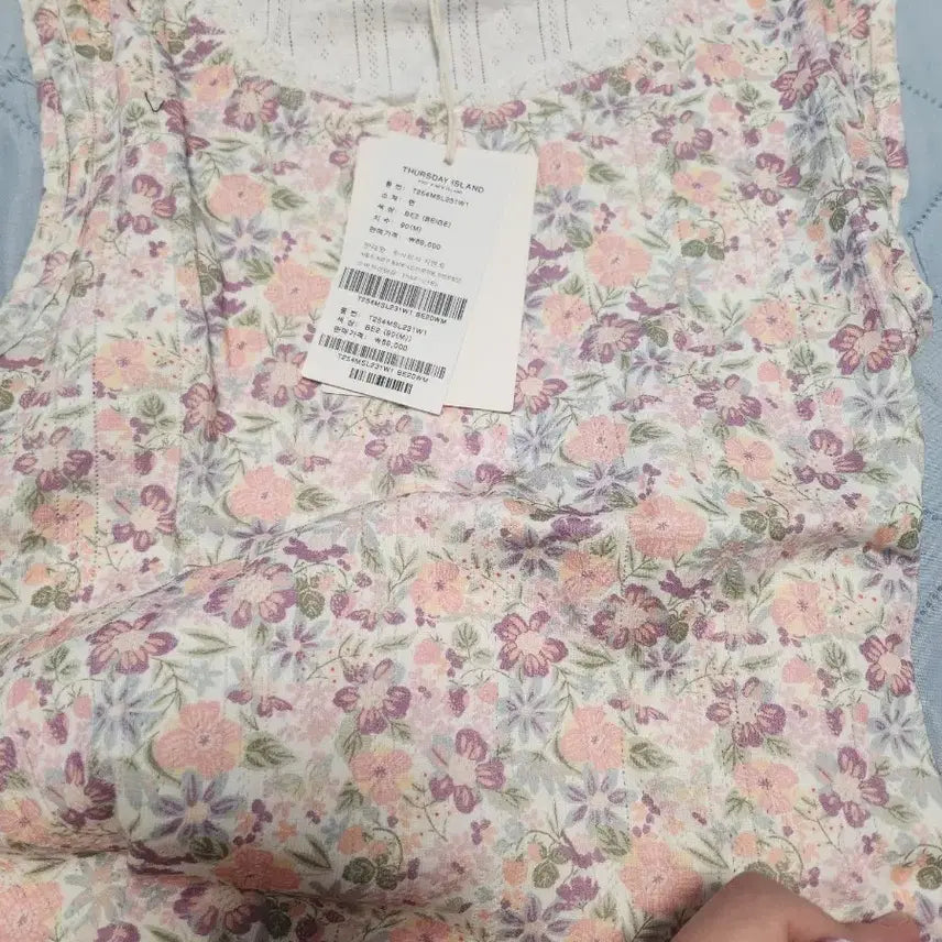 [BUNJANG] Thursday Island Floral Sleeveless Top / 써스데이아일랜드나시티