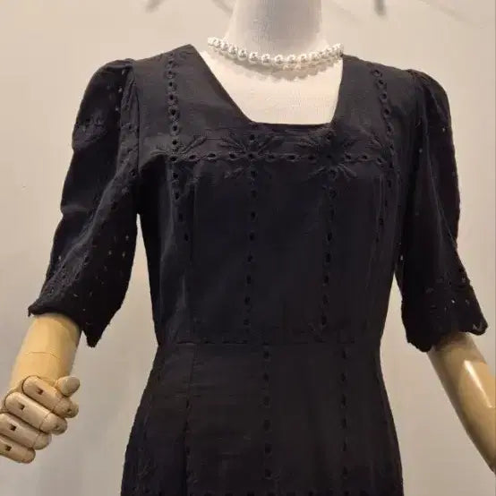 [BUNJANG] Eyelet Punch Cotton Dress Black / 55   블랙   아일렛펀칭  면원피스