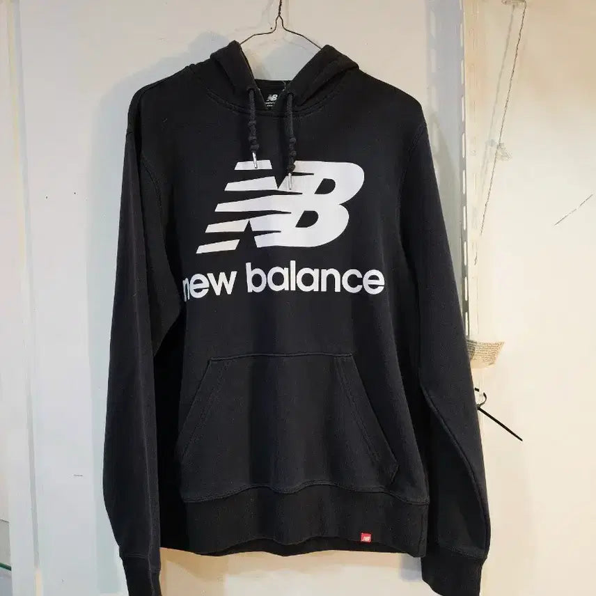 [BUNJANG] New Balance Black Logo Hoodie / <만원빈티지>뉴발란스 블랙 로고 후드티