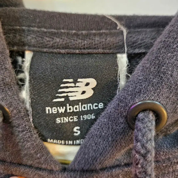 [BUNJANG] New Balance Black Logo Hoodie / <만원빈티지>뉴발란스 블랙 로고 후드티