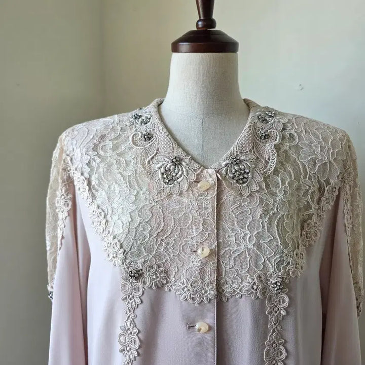 [BUNJANG] Beaded See-Through Lace Blouse / 비즈 시스루 레이스 블라우스
