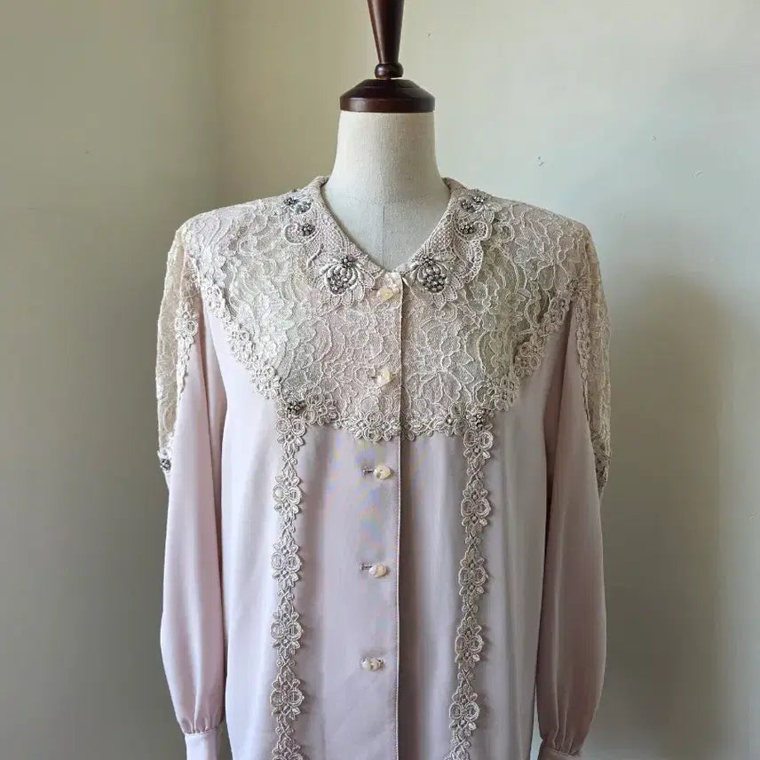 [BUNJANG] Beaded See-Through Lace Blouse / 비즈 시스루 레이스 블라우스