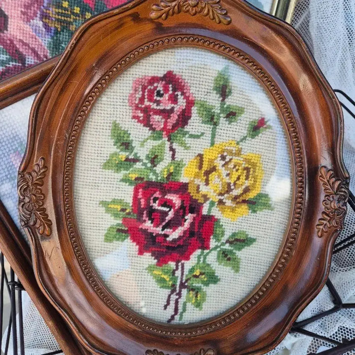 [BUNJANG] Vintage Rose Flower Needlepoint Embroidery Framed Art / 빈티지 로즈 플라워 니들 자수 액자