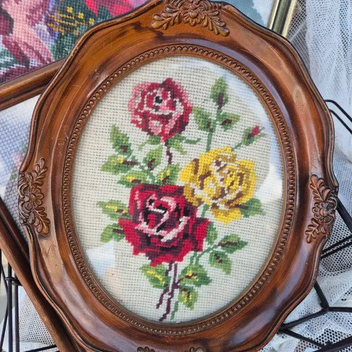 [BUNJANG] Vintage Rose Flower Needlepoint Embroidery Framed Art / 빈티지 로즈 플라워 니들 자수 액자