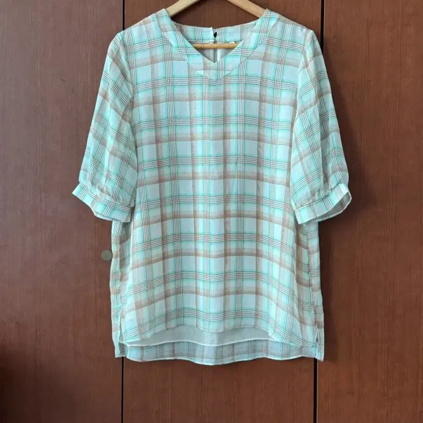 [BUNJANG] Olivia Lauren Checkered V-Neck Short-Sleeve Blouse / 체크 반팔 블라우스