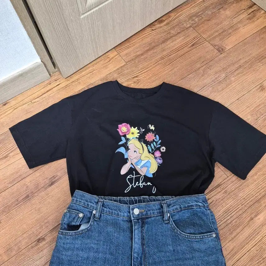 [BUNJANG] Alice in Wonderland Graphic T-Shirt / 이상한 나라의 앨리스 블랙 반팔 티셔츠