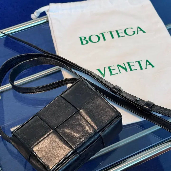 [BUNJANG] Bottega Veneta Cassette Bag Mini Black Calfskin / 보테가베네타 카세트백 미니 블랙