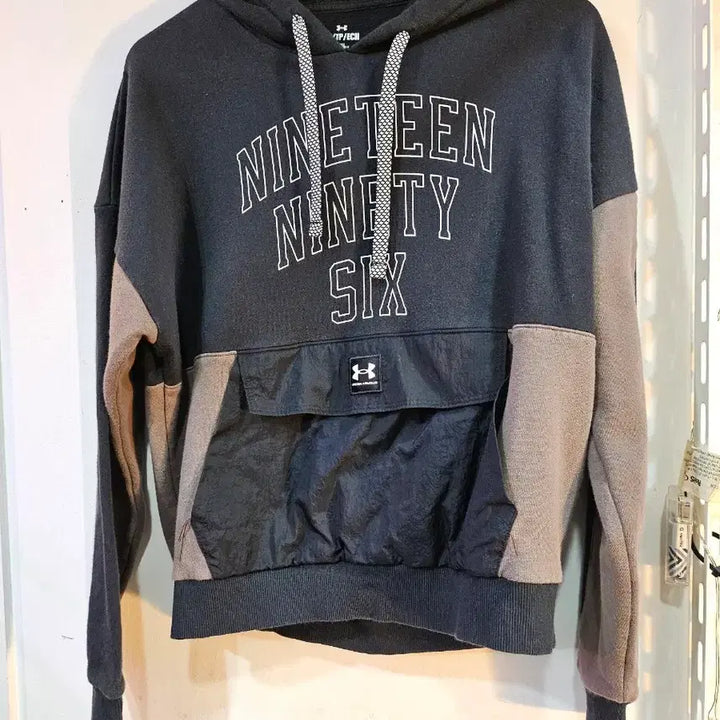 [BUNJANG] Under Armour 19 Logo Hoodie Black/Beige / <만원빈티지>언더아머 나인틴 후드티 블랙/베이지