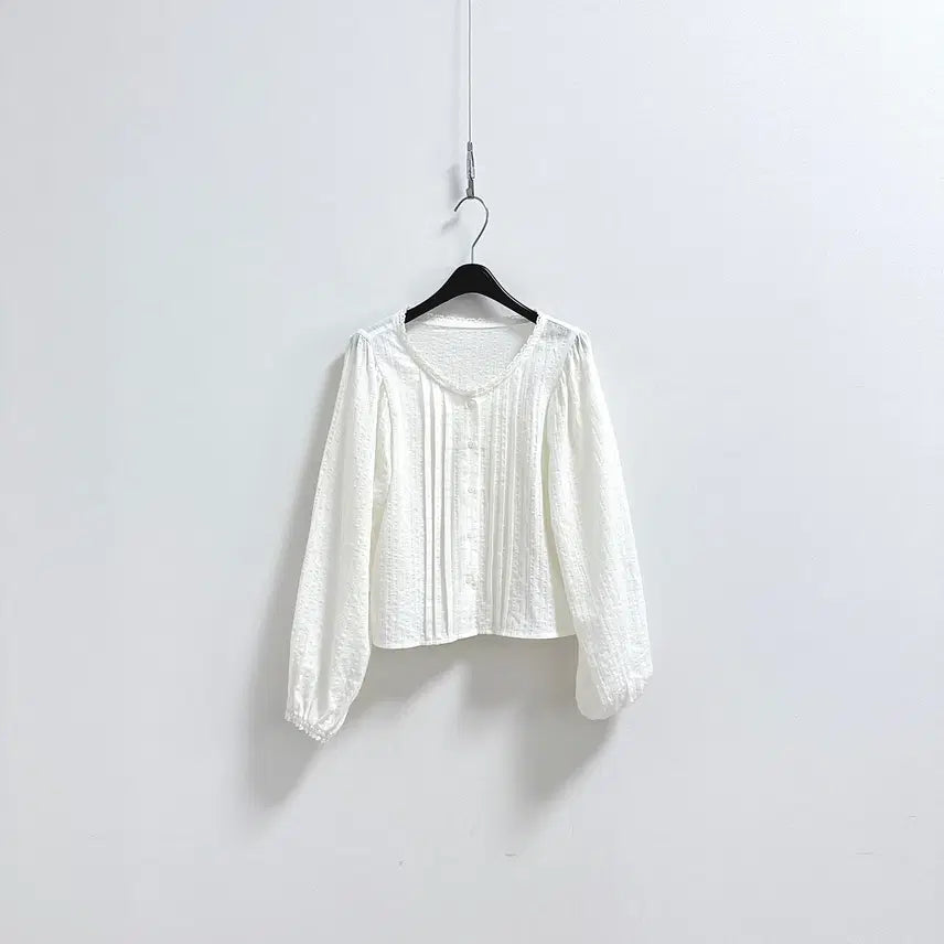 [BUNJANG] LIOVOUR Ivory Cotton Embroidery Blouse / liovour 아이보리 코튼 자수 블라우스