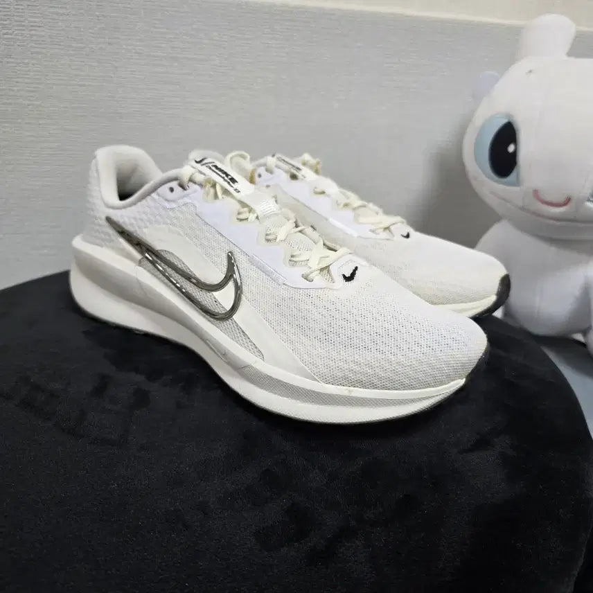 [BUNJANG] Nike White Swoosh Mesh Sneakers / 나이키 흰색 운동화 스우시 메쉬
