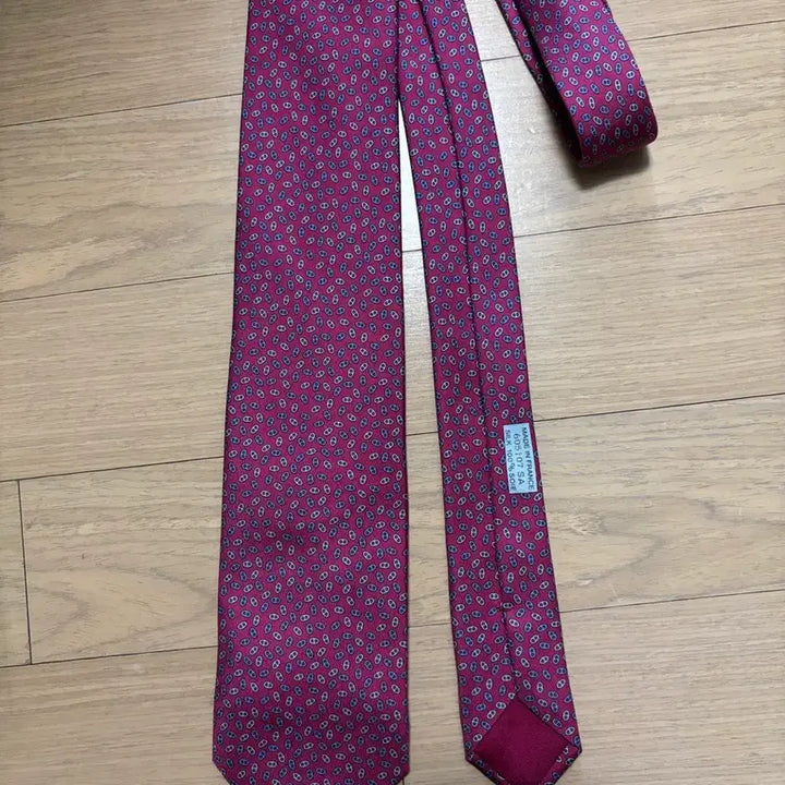 [SOLD OUT] HERMES 에르메스 빈티지 실크 100% 버건디 넥타이