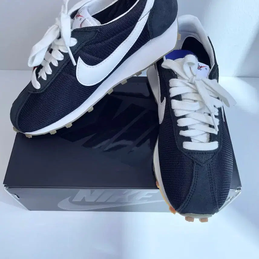 [BUNJANG] Nike LD-1000 Black &amp; Safety Orange Sneakers (245) / 나이키W 블랙 세이프티 오렌지 245