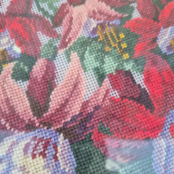 [BUNJANG] Embroidered Floral Needlepoint Frame / 꽃이 화려한 니들 프레임