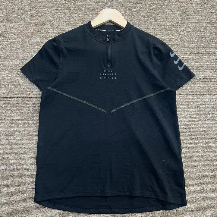 [BUNJANG] Nike Running Division Short-Sleeve T-Shirt - Medium / 나이키 러닝 디비전 반팔티 M