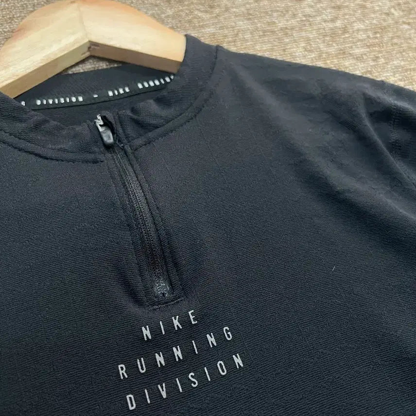 [BUNJANG] Nike Running Division Short-Sleeve T-Shirt - Medium / 나이키 러닝 디비전 반팔티 M