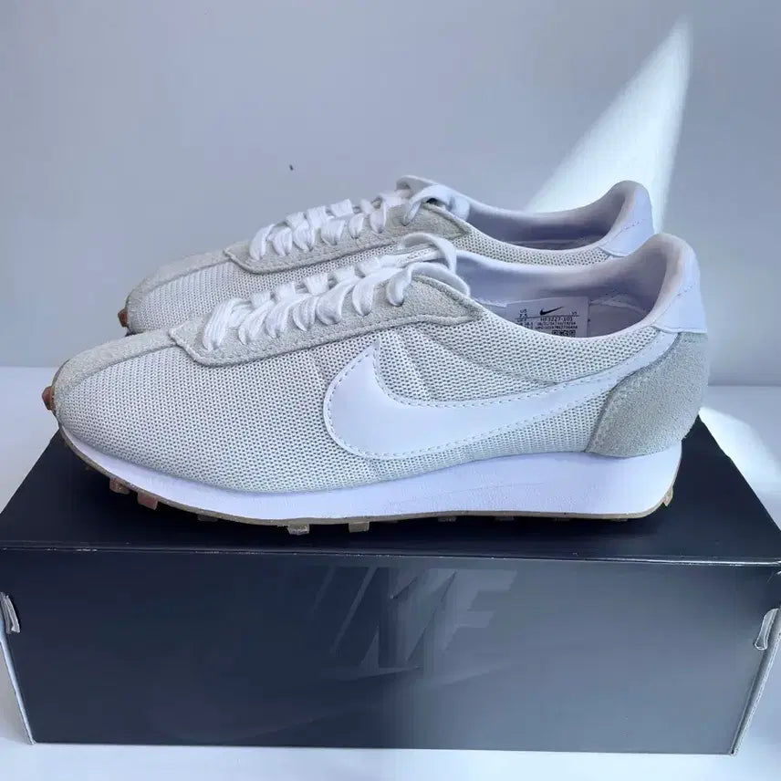 [SOLD OUT] 나이키W 서밋화이트 세일 245