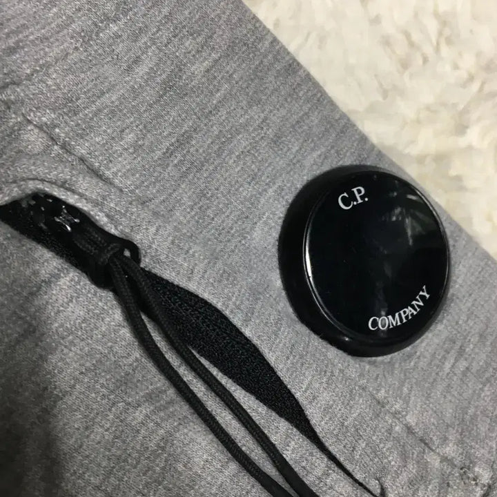 [BUNJANG] CP Company Goggle Sweatshirt / CP컴퍼니 와팬 맨투맨 EE04