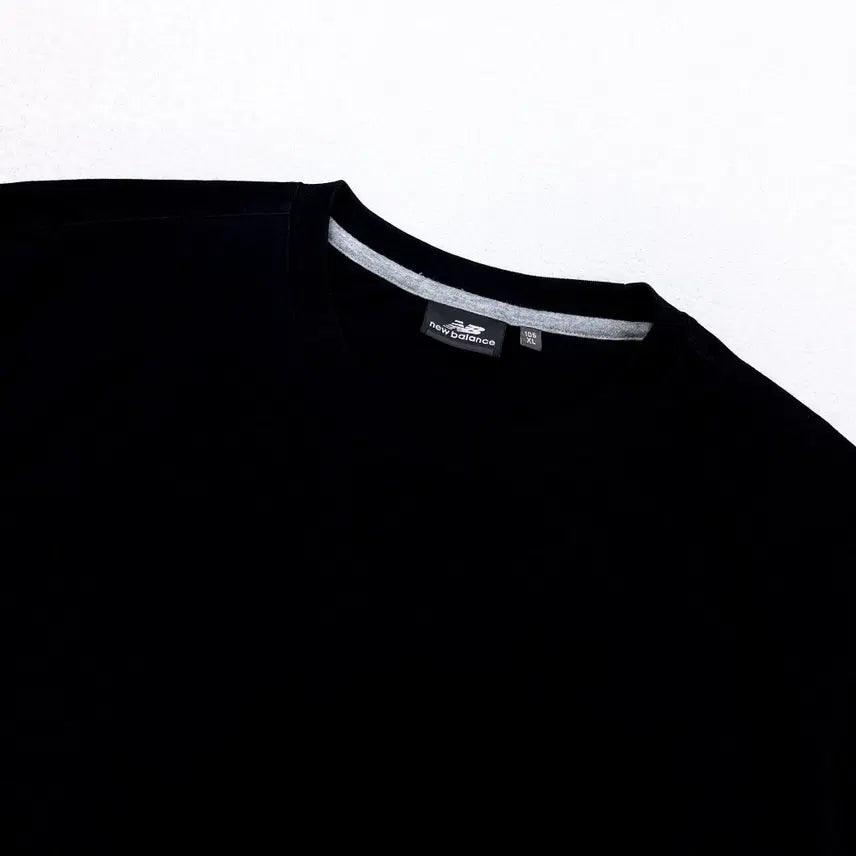 [SOLD OUT] [105] 뉴발란스 블랙 코튼 라운드넥