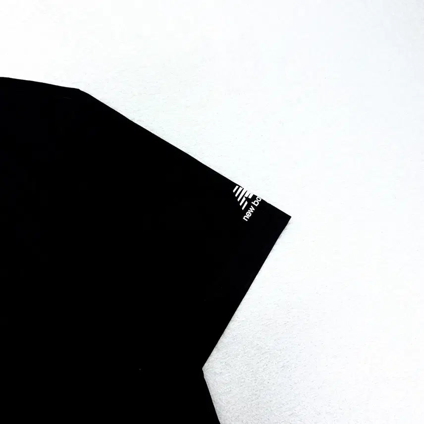 [SOLD OUT] [105] 뉴발란스 블랙 코튼 라운드넥