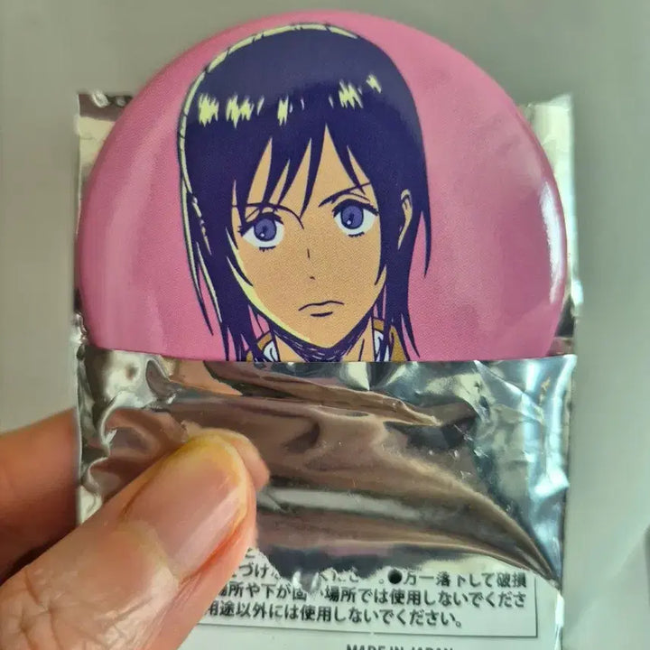 [BUNJANG] Attack on Titan Sasha Gilded Can Badge / 진격의거인 위트 사샤 금박캔뱃지