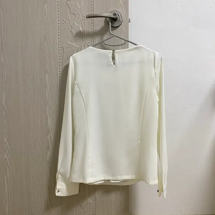 [BUNJANG] 2ME Blouse / 2ME 블라우스