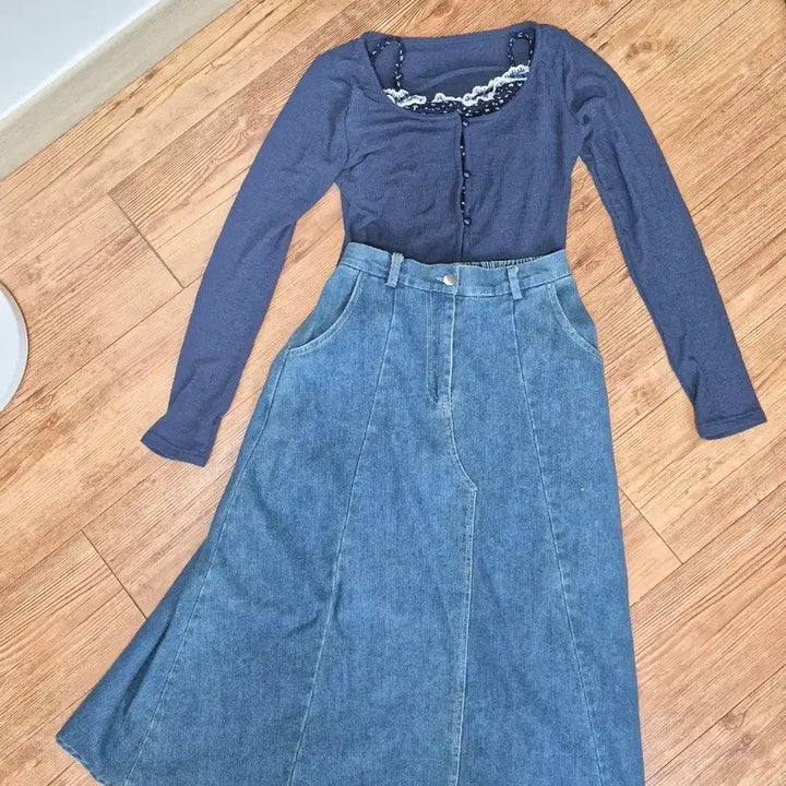 [BUNJANG] Denim Long Skirt + Long Sleeve Cardigan Set / 청 데님 롱 스커트 + 긴팔 가디건 세트
