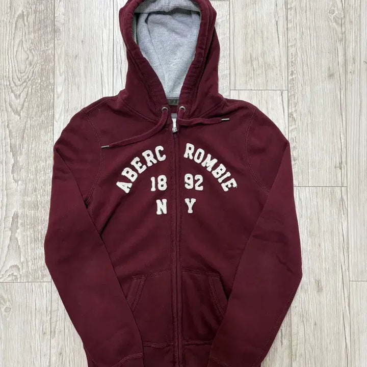 [BUNJANG] Abercrombie Burgundy Fitted Hoodie Zip-up M / 아베크롬비 딱붙핏 버건디 후드집업 m