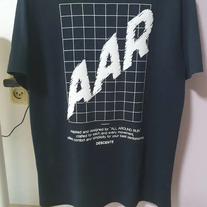 [BUNJANG] Descente Short Sleeve T-Shirt Size 95 / 데상트 반팔티