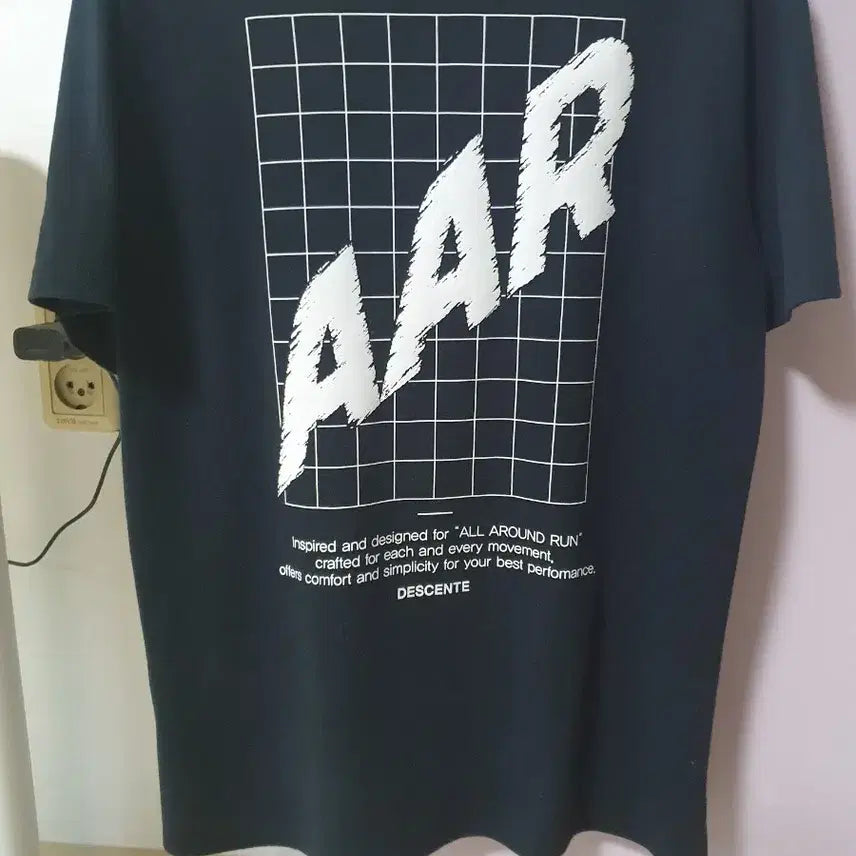 [BUNJANG] Descente Short Sleeve T-Shirt Size 95 / 데상트 반팔티