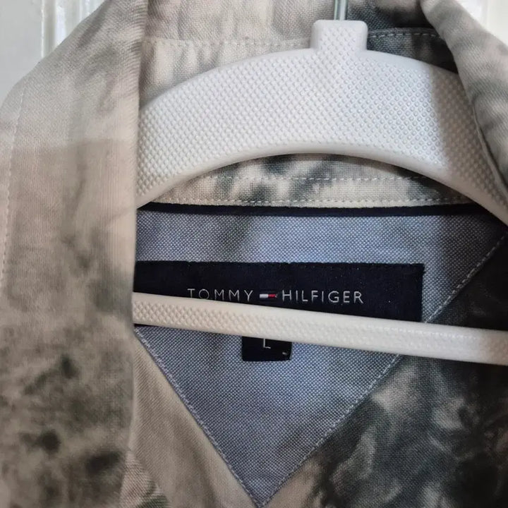 [BUNJANG] Tommy Hilfiger Tie-Dye T-Shirt / 타미힐피거 반팔 셔츠 타이다이