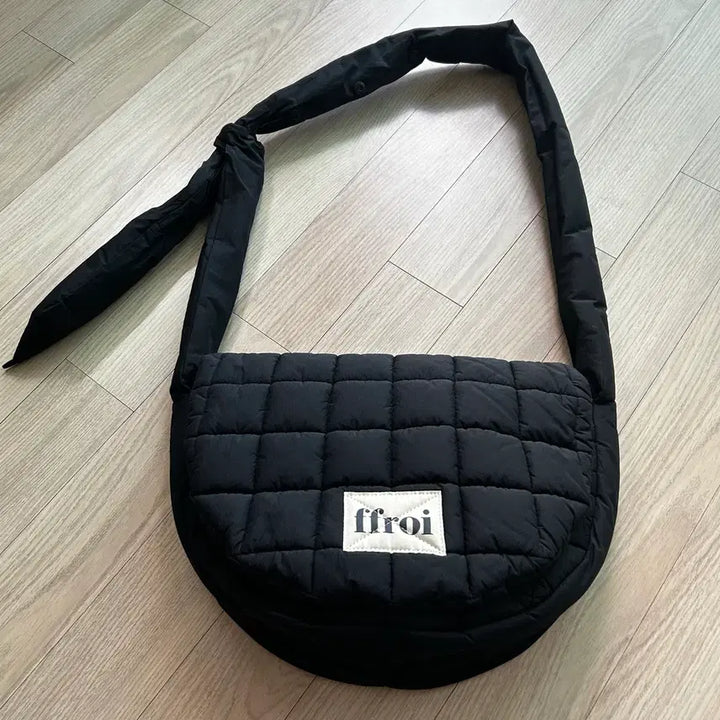 [BUNJANG] FFROI Waffle Bag L Black / FFROI 프루아 크로스백 패딩가방 와플백 L 블랙