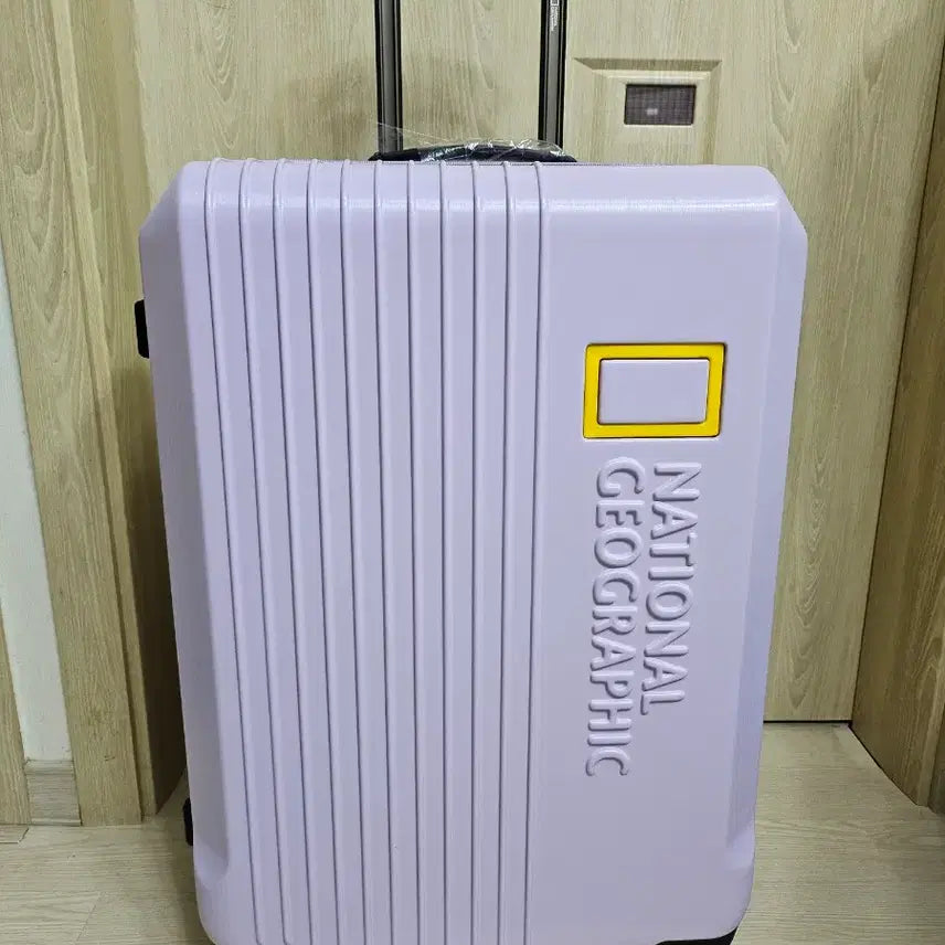 [BUNJANG] National Geographic 24-Inch Expandable Luggage with Airplane Cover / [확장형] 내셔널지오그래픽 캐리어 24인치 화물용 + 항공커버 새제품